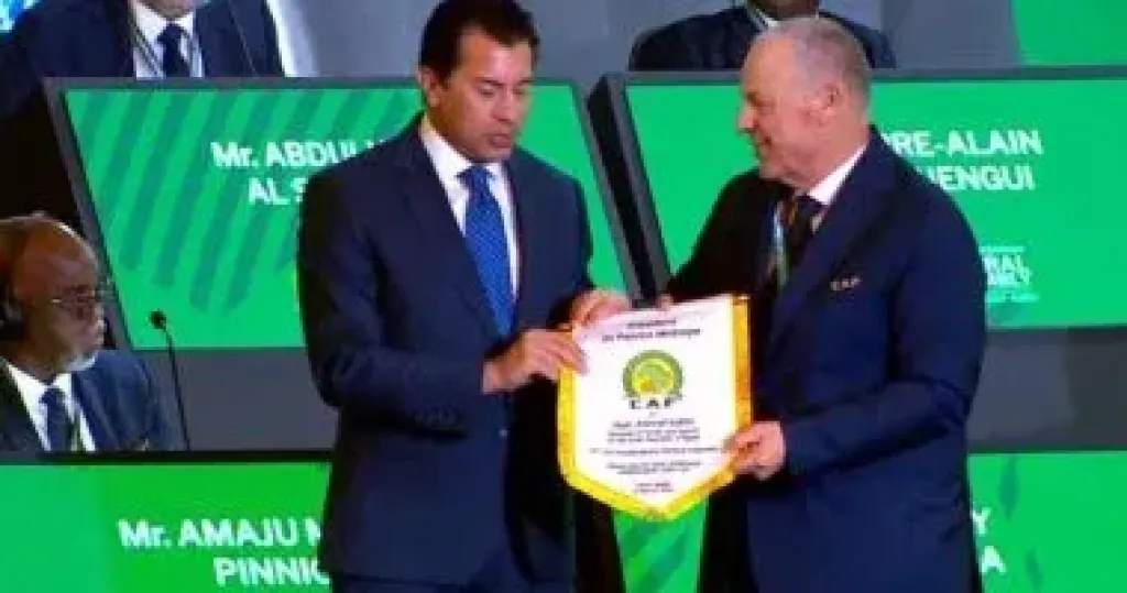 بيراميدز يشكر وزير الرياضة وأبو ريدة بعد التتويج بكأس القارات الثلاث
