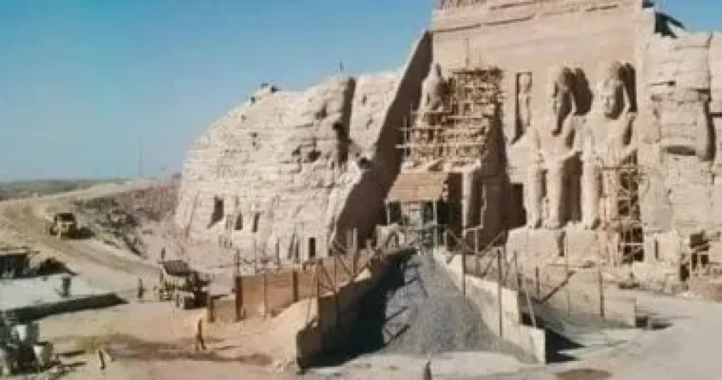 غرامة 500 ألف جنيه لمن يشوه أثرا أو يضع إعلانا عليه .. تفاصيل