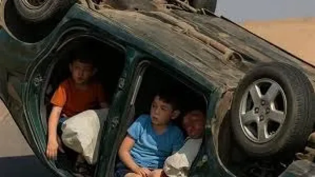 إصابة 5 أشخاص بينهم 4 أطفال في انقلاب سيارة بالوادي الجديد