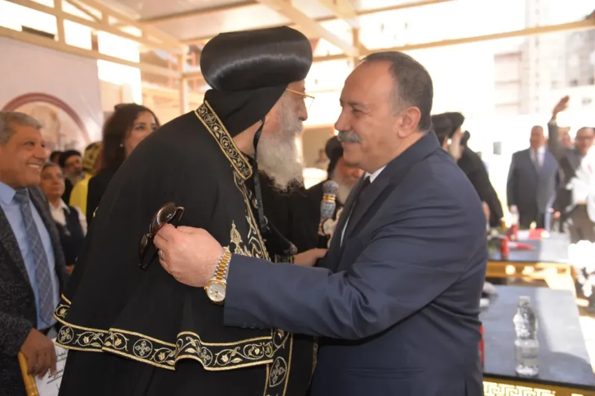 محافظ أسيوط والبابا تواضروس يفتتحان مدرسة المحبة الجديدة بالمعلمين