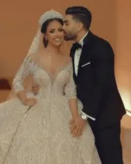 رنا سماحة تثير الجدل بعد نشرها صورة بفستان زفاف