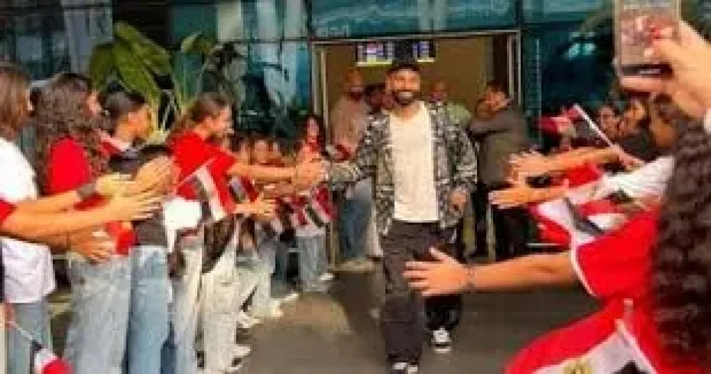محمد صلاح يصل القاهرة استعداداً للانضمام لمعسكر المنتخب