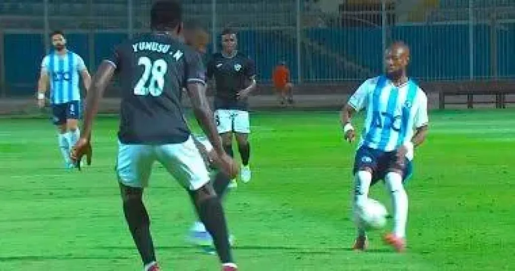 15 دقيقة.. بيراميدز يسيطر ويستحوذ ويبحث عن هدف التقدم على الجيش الرواندي