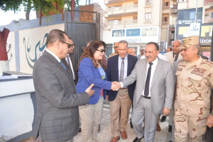 محافظ أسيوط يشهد احتفالات مدرسة ناصر العسكرية بذكرى انتصارات أكتوبر