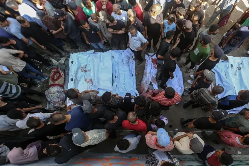 مصادر طبية فلسطينية: 11 شهيدًا بنيران قوات الاحتلال في عدة مناطق بقطاع غزة منذ فجر اليوم