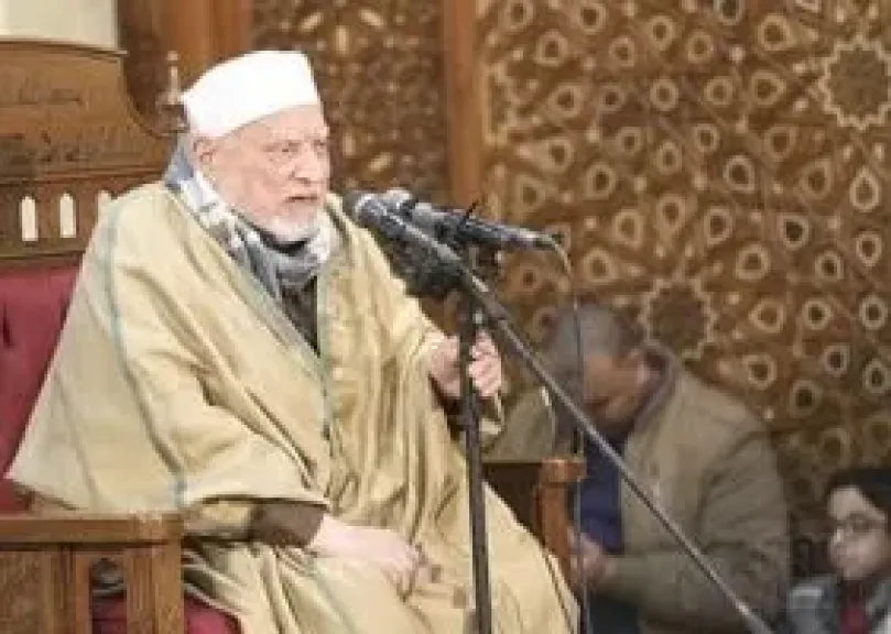 شيخ الأزهر يزور الدكتور أحمد عمر هاشم بعد تدهور فى حالته الصحية