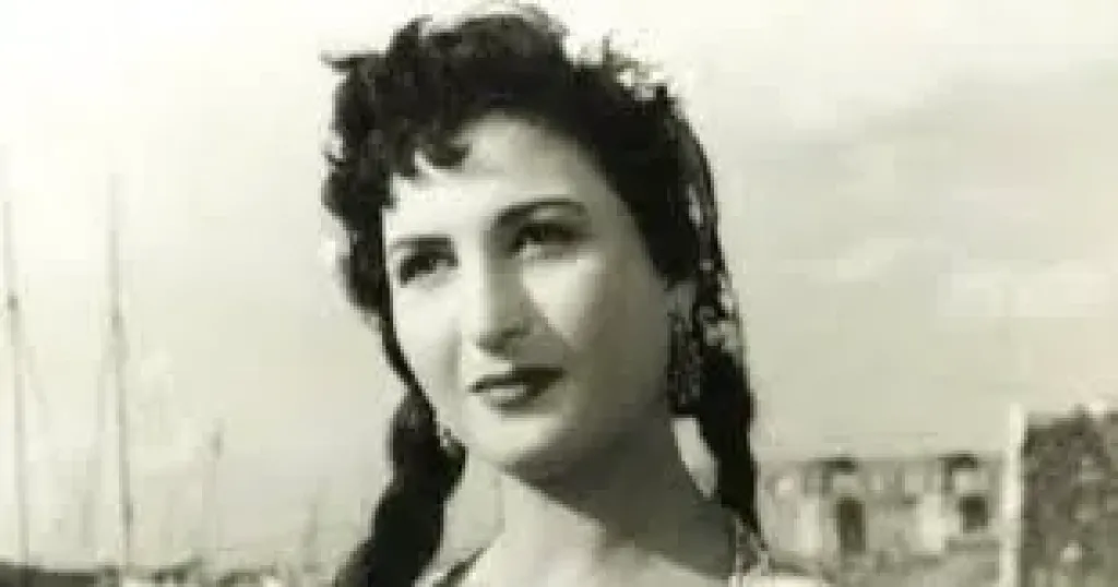 نعيمة عاكف