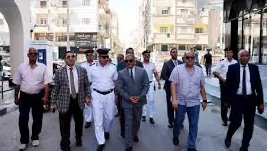 محافظ الاسماعيليه خلال الجوله