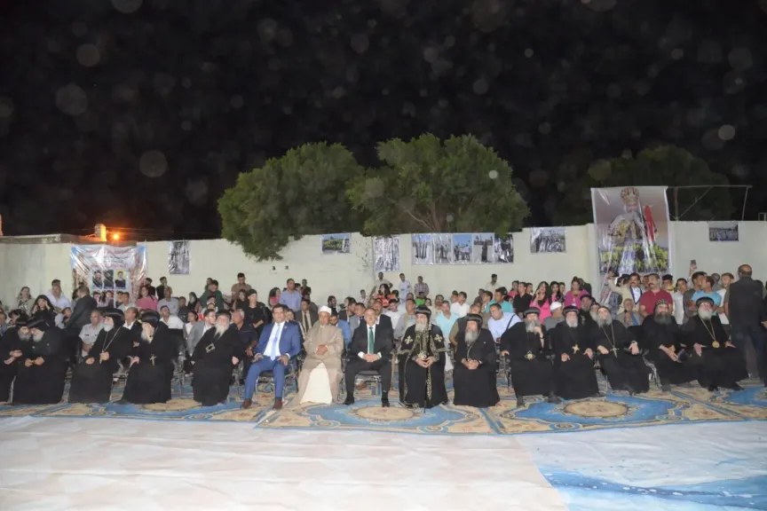 محافظ أسيوط يشارك البابا تواضروس في وضع حجر الأساس لكاتدرائية