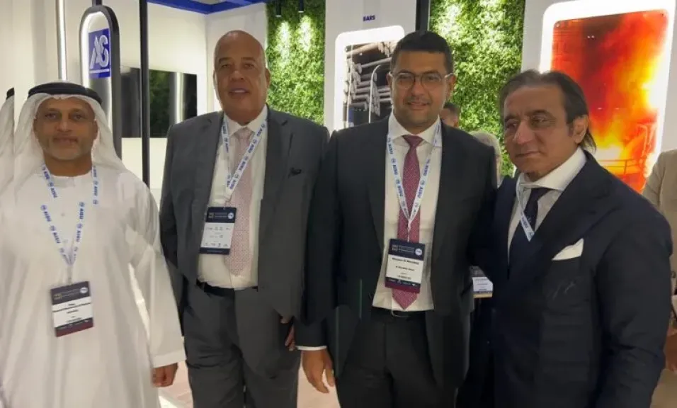عضو الاتحاد العربي للحديد والصلب يشارك في القمة العربية الثامنة عشرة بمسقط