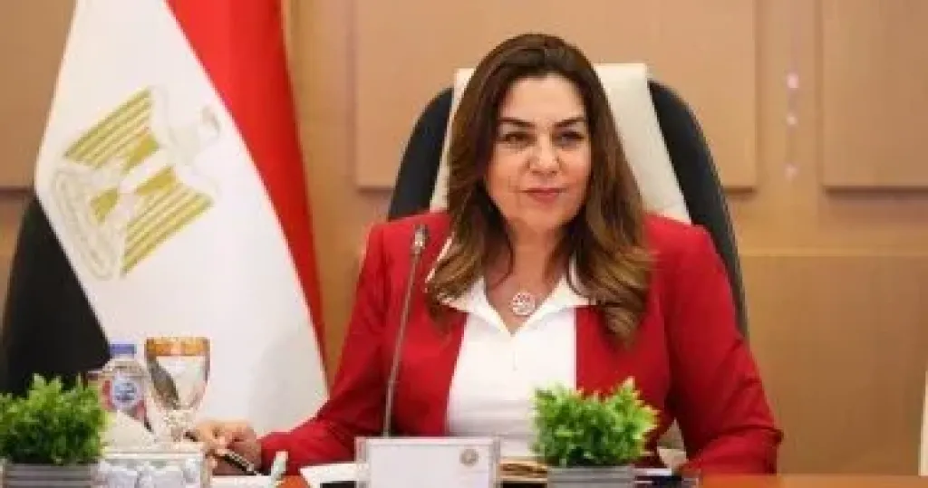 منال عوض: سرعة تنفيذ مصانع لبدائل البلاستيك بعدد من المدن المصرية