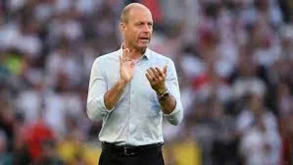 الأهلي يعلن تعيين الدنماركى ياس سوروب مديرا فنيا.. رسميا
