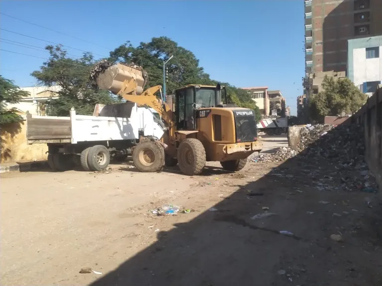 محافظ أسيوط: استمرار حملات النظافة المكثفة ورفع المخلفات من شوارع