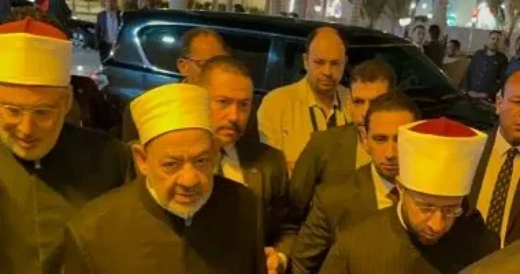 شيخ الأزهر ووزير الأوقاف يقدمون واجب العزاء فى الدكتور أحمد عمر هاشم