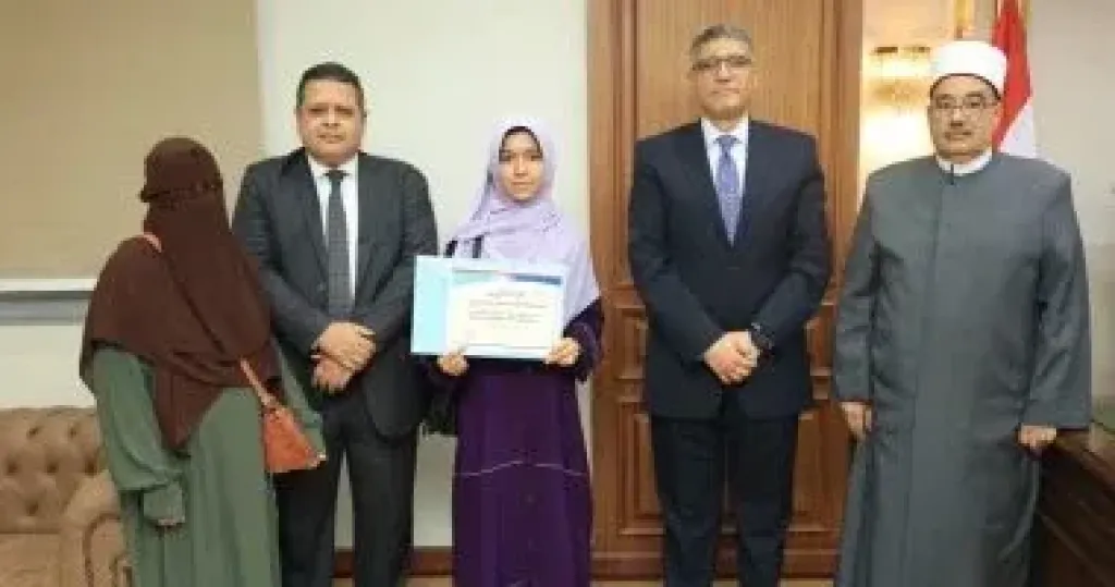 محافظ الجيزة يكرم أوائل الثانوية الأزهرية على مستوى الجمهورية من أبناء المحافظة