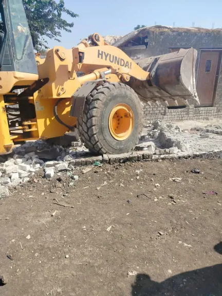 محافظ الشرقية ازالة 3حلات تعدى بالبناء رصد ٦1حاله متغير