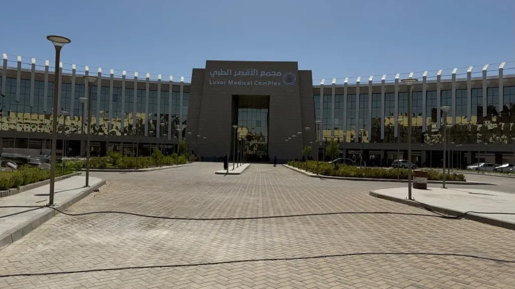 الرعاية الصحية: تشغيل وحدتي ”الحروق المتكاملة” و”المناظير والجهاز الهضمي” بمجمع الأقصر