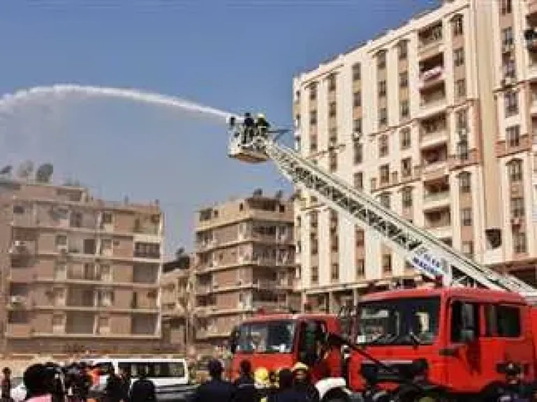 بسبب ماس كهربائى.. السيطرة على حريق بشقة سكنية بالخانكة دون خسائر بشرية