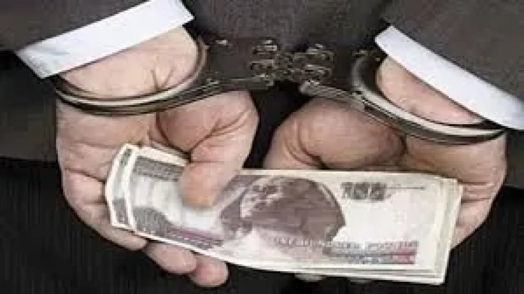 التحقيق فى واقعة القبض على مدير التنظيم بحى الموسكى متلبسا بقضية رشوة