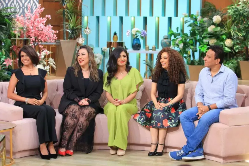 كيف ضحى نجوم مسلسل «دارك شوكلت» بأجورهم لخروج العمل إلى النور؟