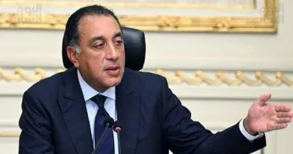 رئيس الوزراء لأهالى طوخ: المستشفى المركزى يبدأ تشغيلها منتصف نوفمبر المقبل