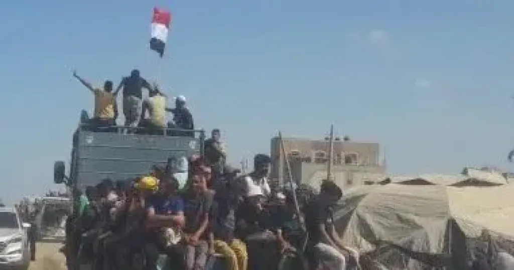 مصر تجهض مخطط التهجير وتخصص حافلات لإعادة الفلسطينيين لمنازلهم مجانا