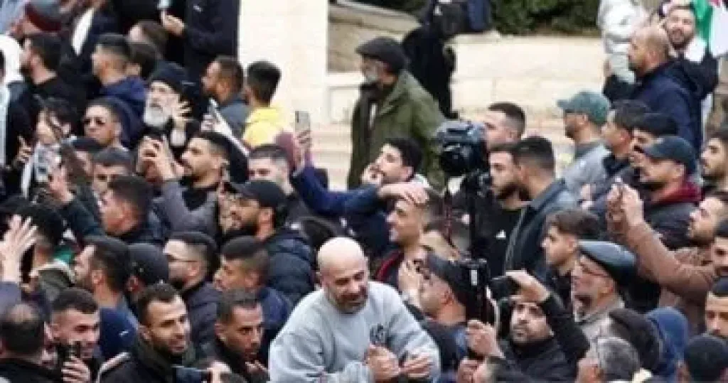 بدء نقل أسرى فلسطينيين من سجون إسرائيل إلى مرافق الإفراج الخاصة