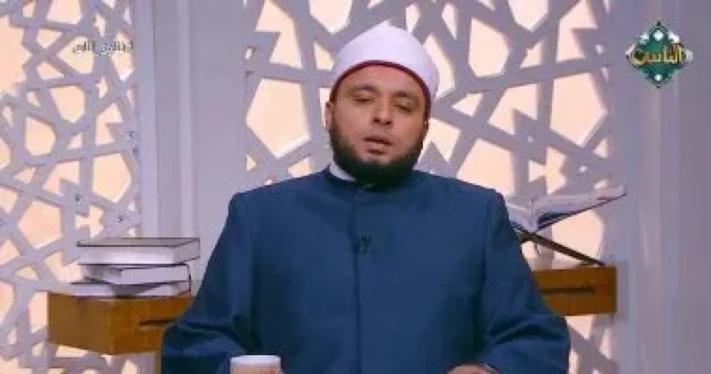هل يشفع الابن لوالديه إذا مات في سن الخامسة عشرة؟.. أمين الفتوى يجيب
