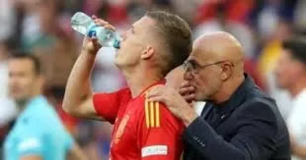 أزمة بين الاتحاد الإسباني ودي لا فوينتي بسبب أولمو.. والخاسر برشلونة
