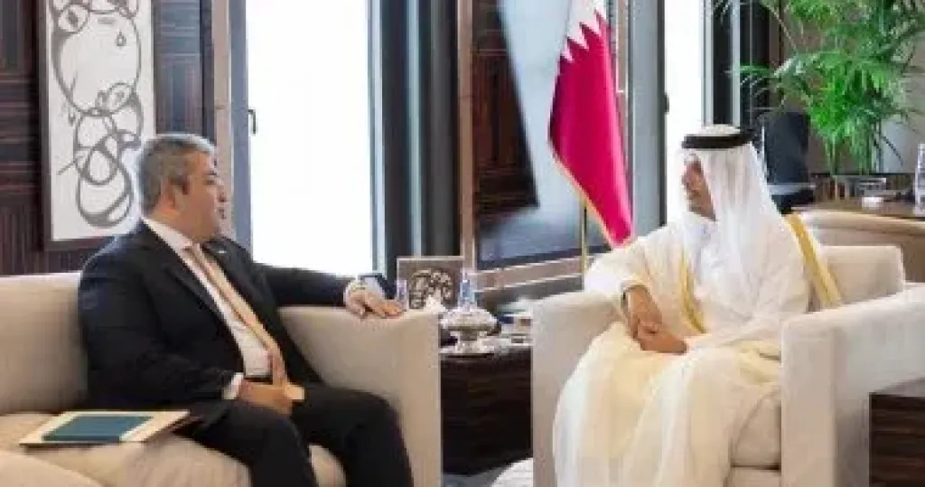 سفير مصر لدى الدوحة يعزي رئيس الوزراء في وفاة 3 دبلوماسيين بشرم الشيخ