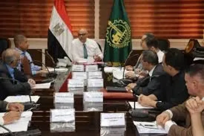 محافظ القليوبية يترأس اجتماع المناطق الصناعية ويوجه بالتيسير على المستثمرين