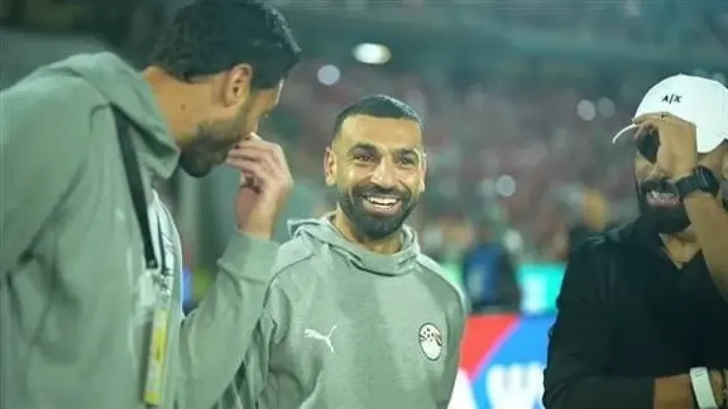 ليلة الاحتفال بالصعود لكأس العالم، محمد صلاح يدعم منتخب مصر أمام غينيا بيساو