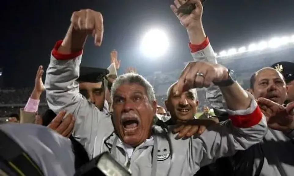تحت شعار لا للتعصب، جمهور منتخب مصر يدعم حسن شحاتة والخطيب