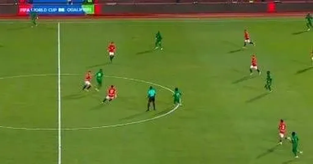 ممر شرفى من براعم مصر للاعبى المنتخب الوطنى قبل مواجهة غينيا بيساو