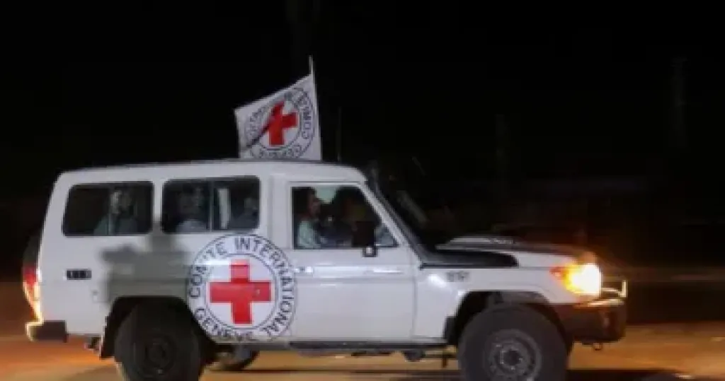 مكاتب الصليب الأحمر بغزة تستعد لاستلام الأسرى الفلسطينيين المقرر الإفراج عنهم