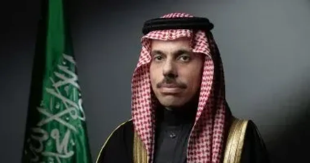 وزير الخارجية السعودي يصل إلى مصر للمشاركة في قمة شرم الشيخ للسلام