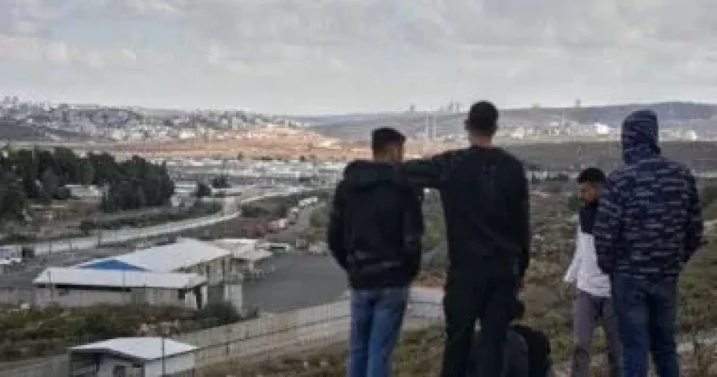 نقل 154 أسيرا فلسطينيا محررا إلى مصر ضمن صفقة تبادل الأسرى بين إسرائيل وحماس
