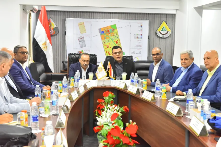*وزير الإسكان ومحافظ أسيوط يعقدان اجتماعاً بمقر جهاز مدينة ناصر الجديدة