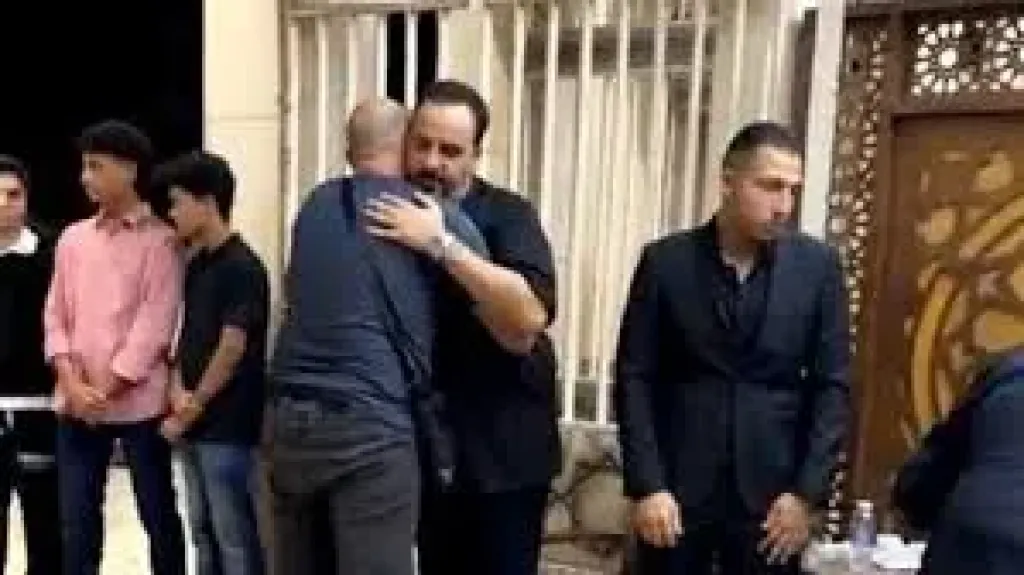 بدء عزاء والد زوجة الفنان هشام إسماعيل