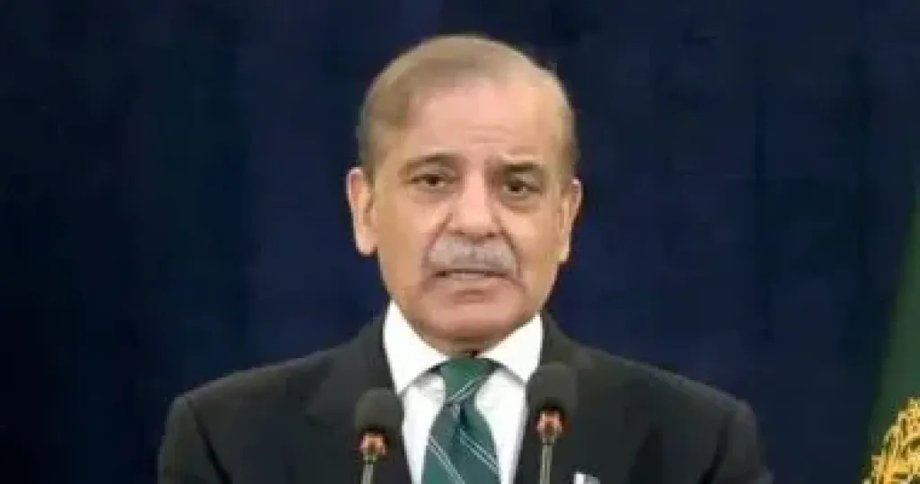 باكستان تسلم الشحنة الخامسة من المساعدات لغزة بالتزامن مع قمة شرم الشيخ