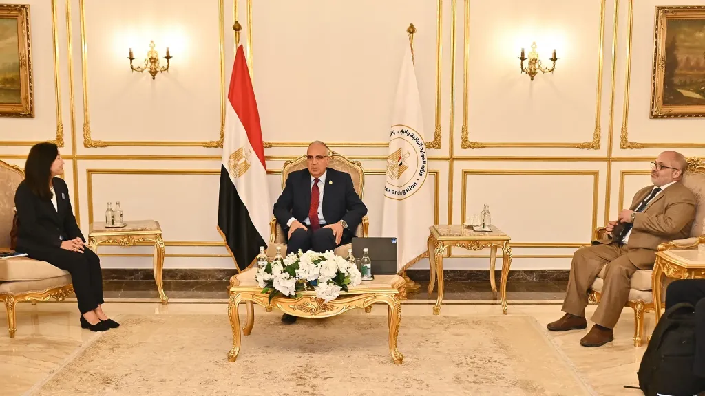 الدكتور سويلم يلتقي الممثل المقيم لبرنامج الأمم المتحدة الإنمائي في مصر..صور