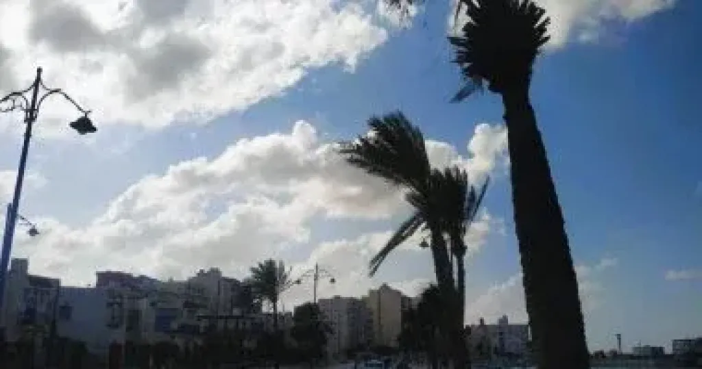 طقس خريفى غدا مائل للبرودة ليلا ونشاط رياح والعظمى بالقاهرة 28 درجة