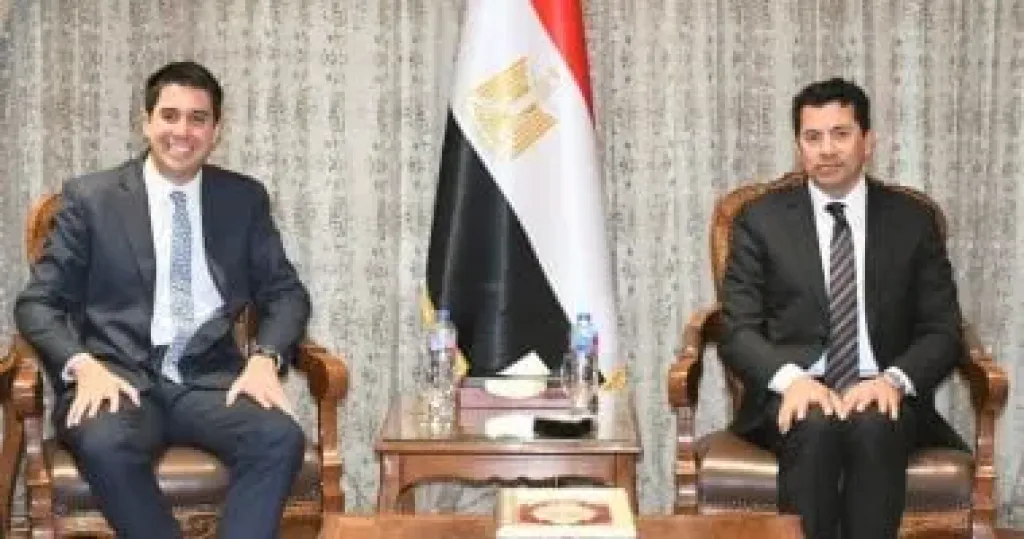 وزير الشباب والرياضة يلتقي الأمين العام المساعد للأمم المتحدة لشئون الشباب