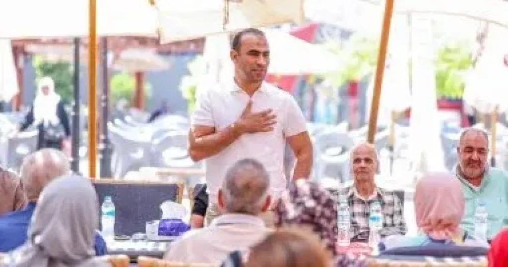 جلسة لمرشحى الأهلى مع رواد النادي بفرع مدينة نصر