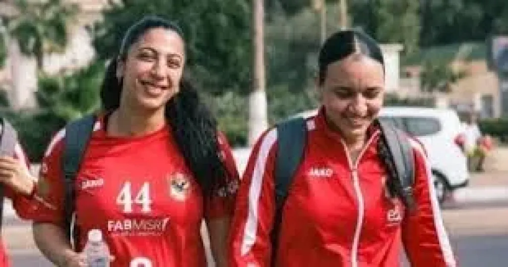 التفاؤل يسيطر علي سيدات يد الأهلي أثناء الوصول لصالة مواجهة النواصر المغربي في أفريقيا