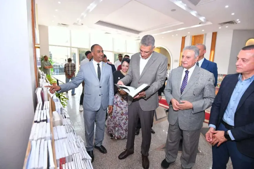 افتتاح منفذ لبيع إصدارات هيئة الكتاب بمكتبة مصر العامة في أسوان