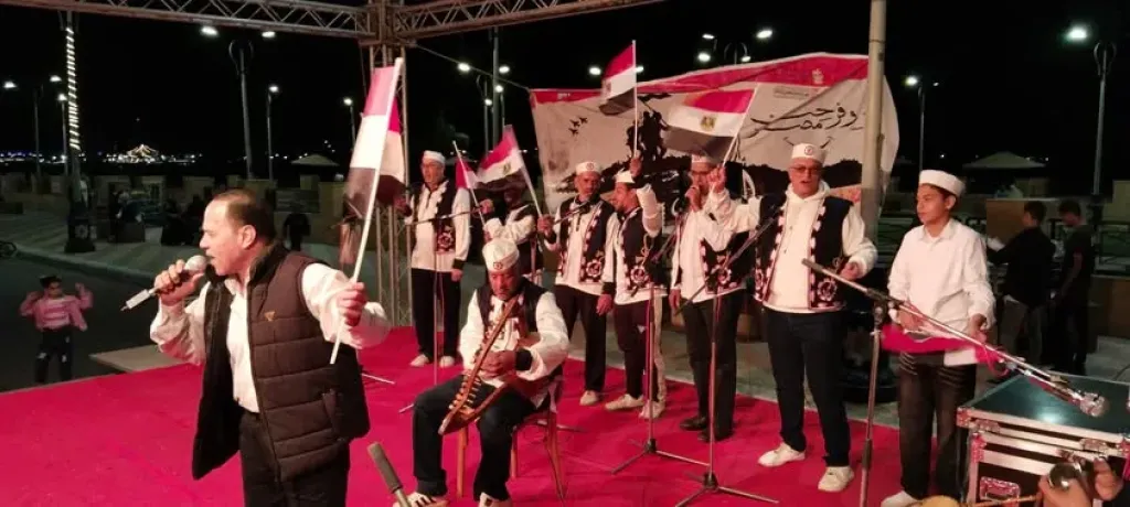 الأغاني التراثية تزين ممشى أهل السويس في الاحتفالات بذكرى النصر