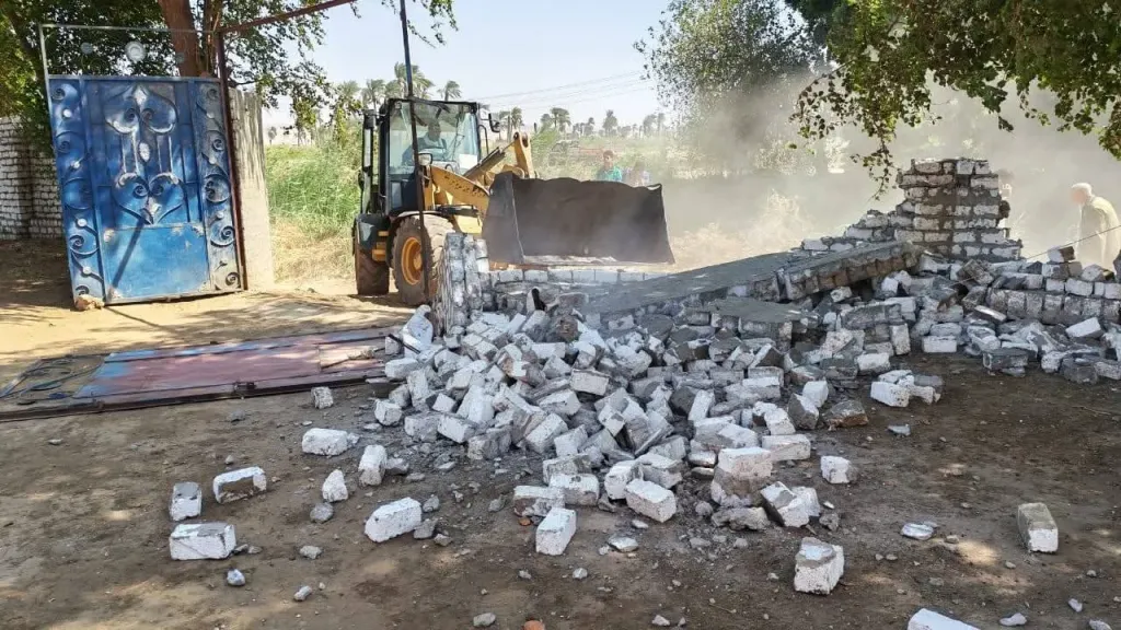 محافظ أسيوط: استرداد 278 فدانًا خلال حملات إزالة التعديات