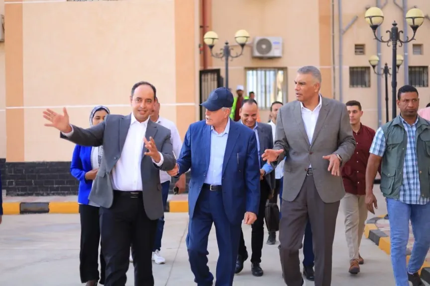 فودة و محافظ أسوان  يزوران مركز العزيمة بالمحافظة ويستقبلهم  مدير صندوق مكافحة الإدمان