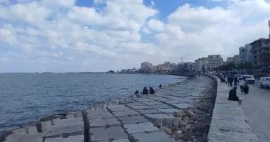 الطقس غدا.. نشاط رياح وأمطار ببعض المناطق والعظمى فى القاهرة 29 درجة